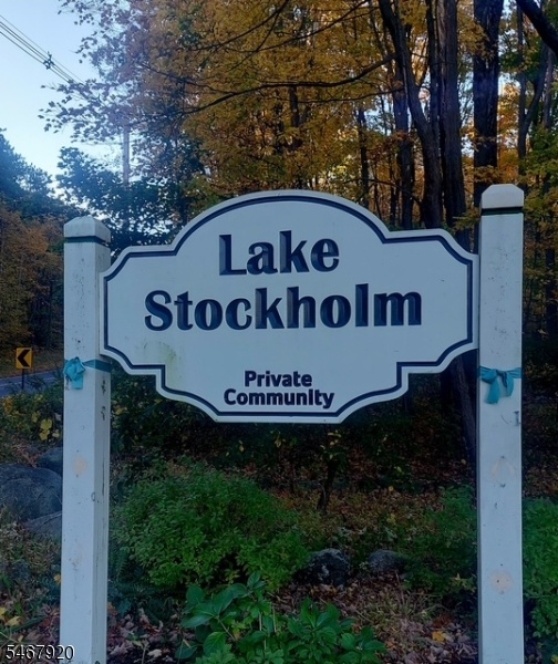 Lake community