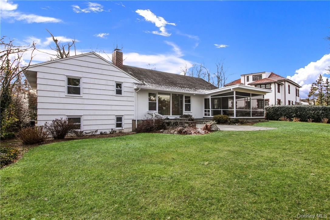 Spacious level yard. Photos taken when house was empty prior to occupancy.