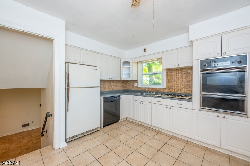 Eat in Kitchen
