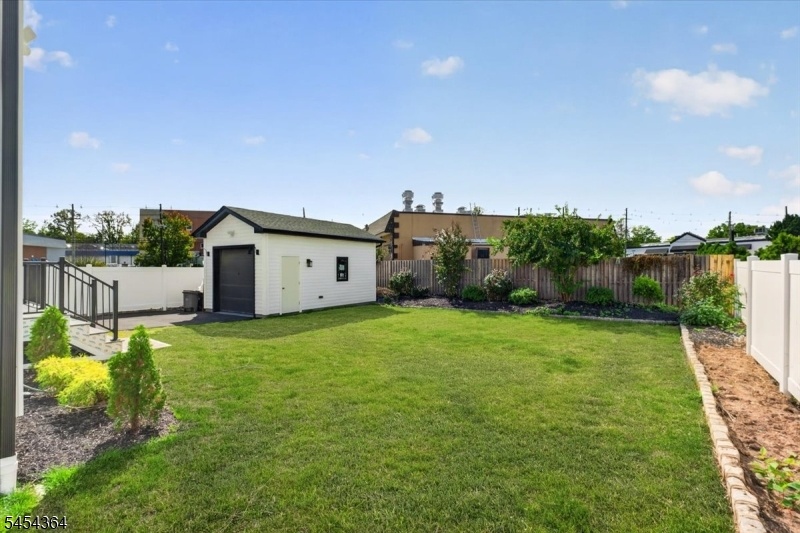 detached garage