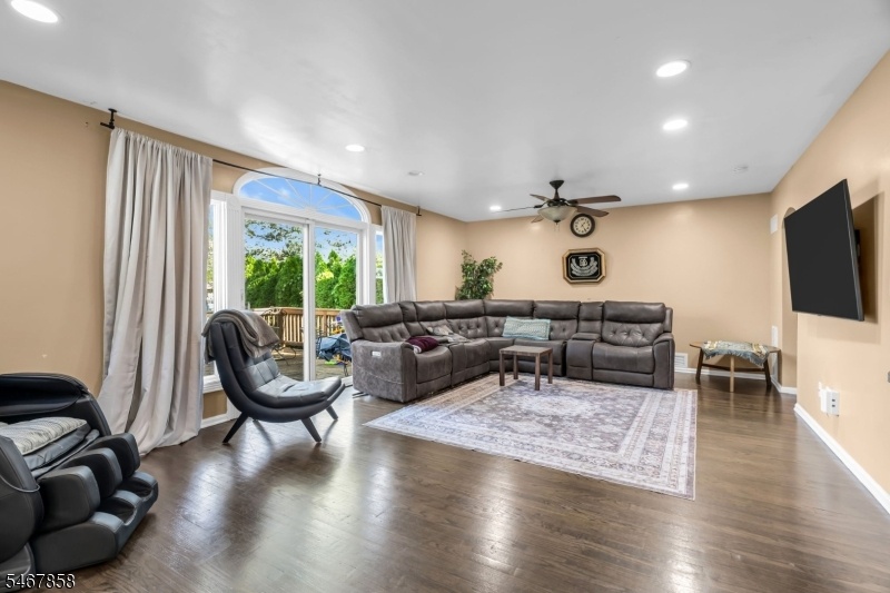 Eat In Area to Family Room