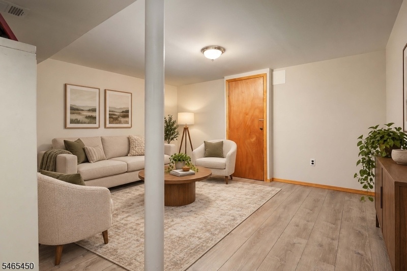 Basement (AI Staged)