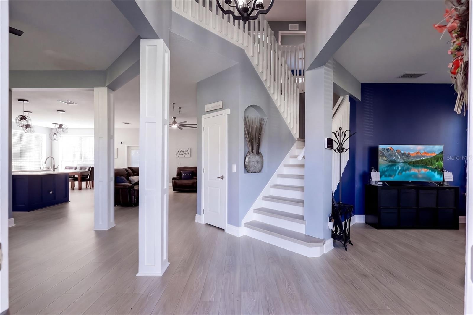 Front Foyer & Stairs