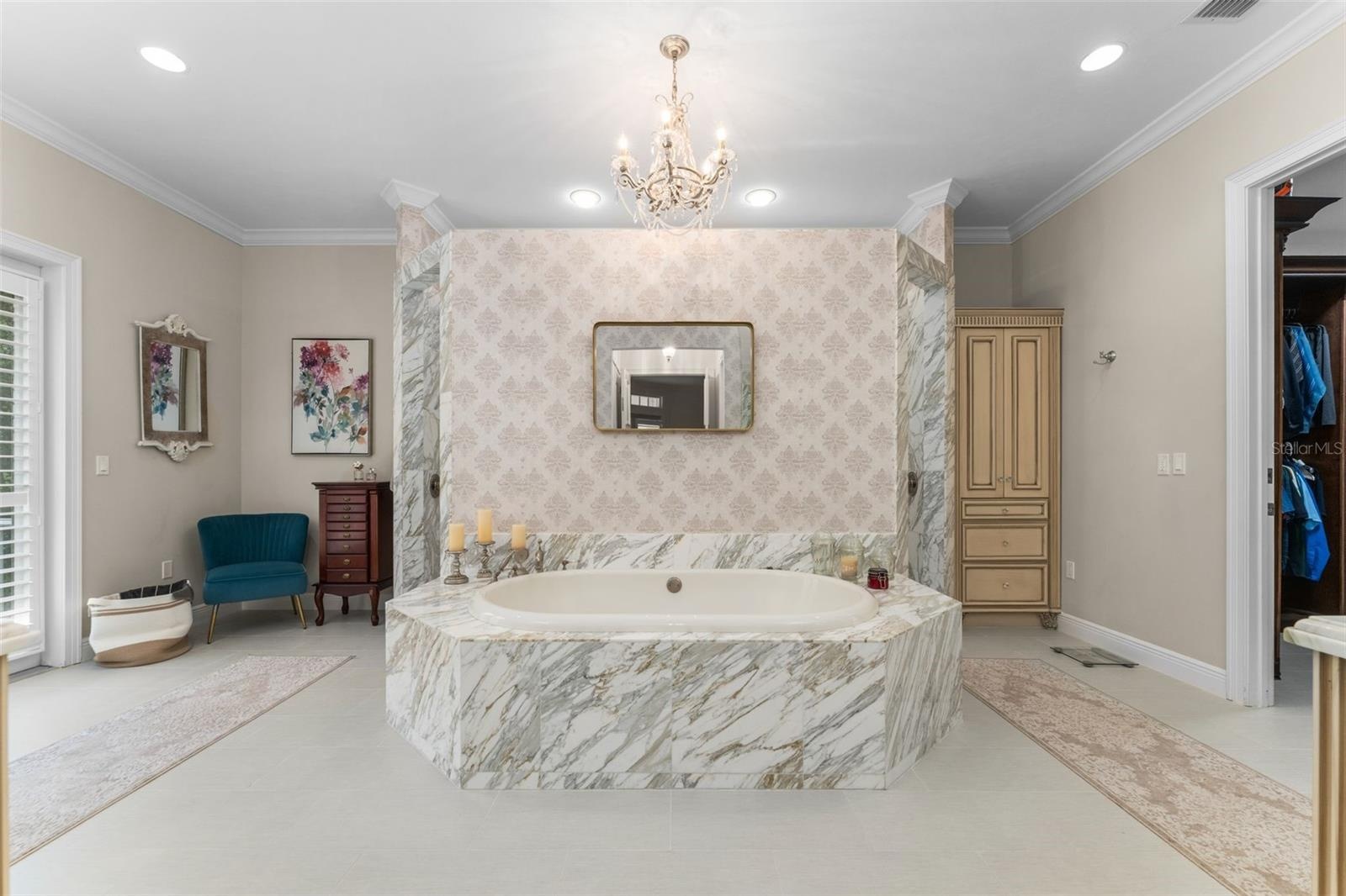 master bath soaking tub
