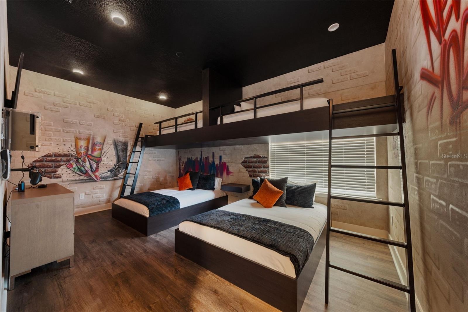 Kids themed bedroom