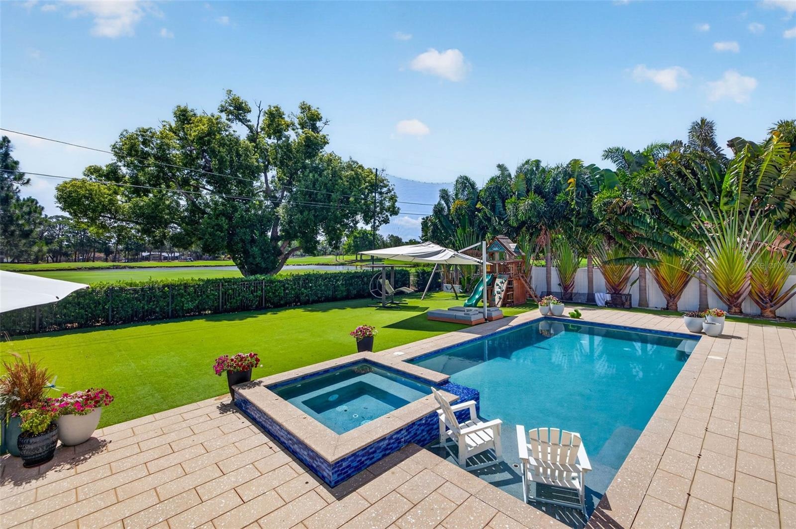 Sweeping Golf Course Views from 8 Jet Spa