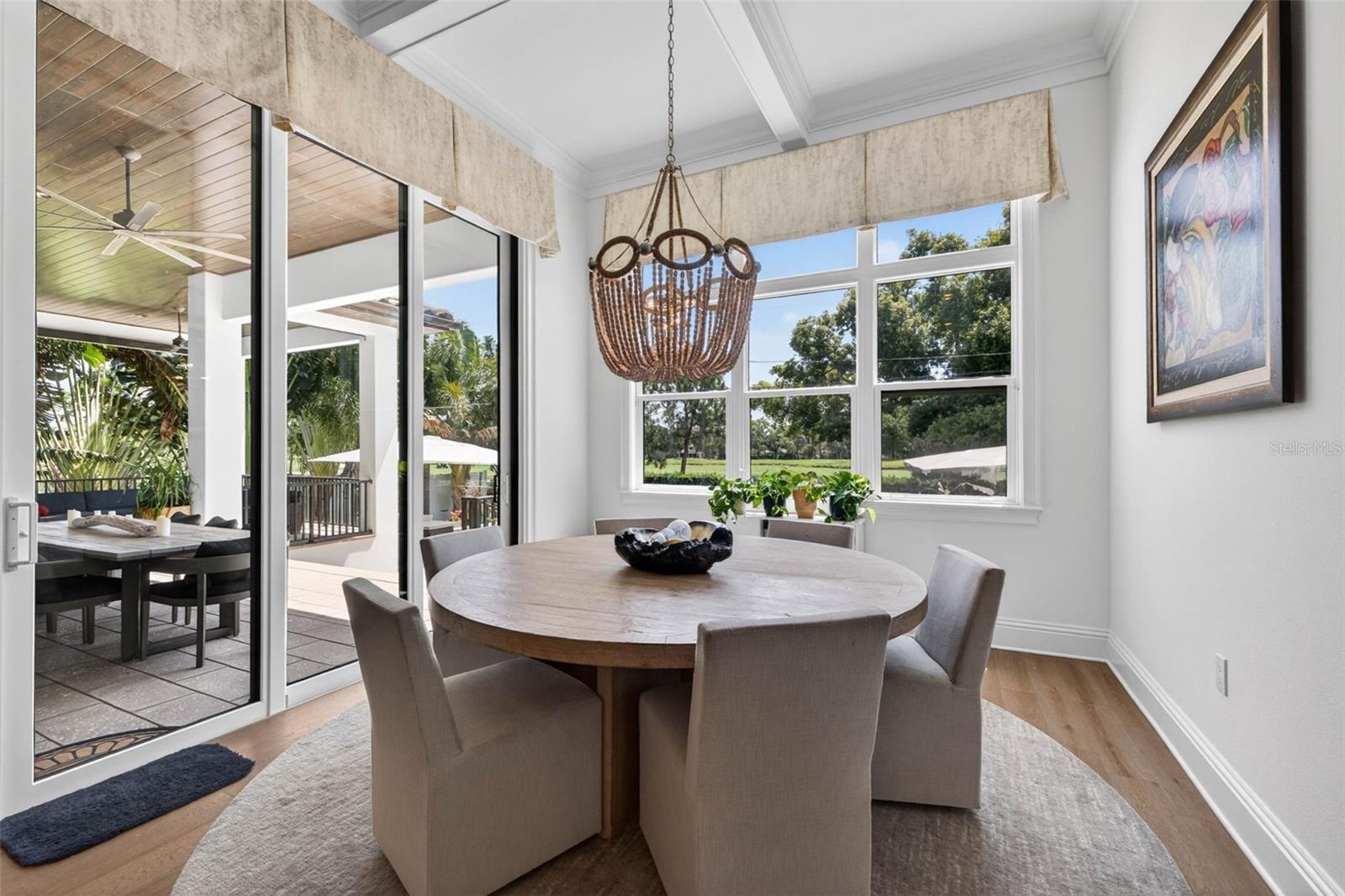 Light and Airy Breakfast Nook