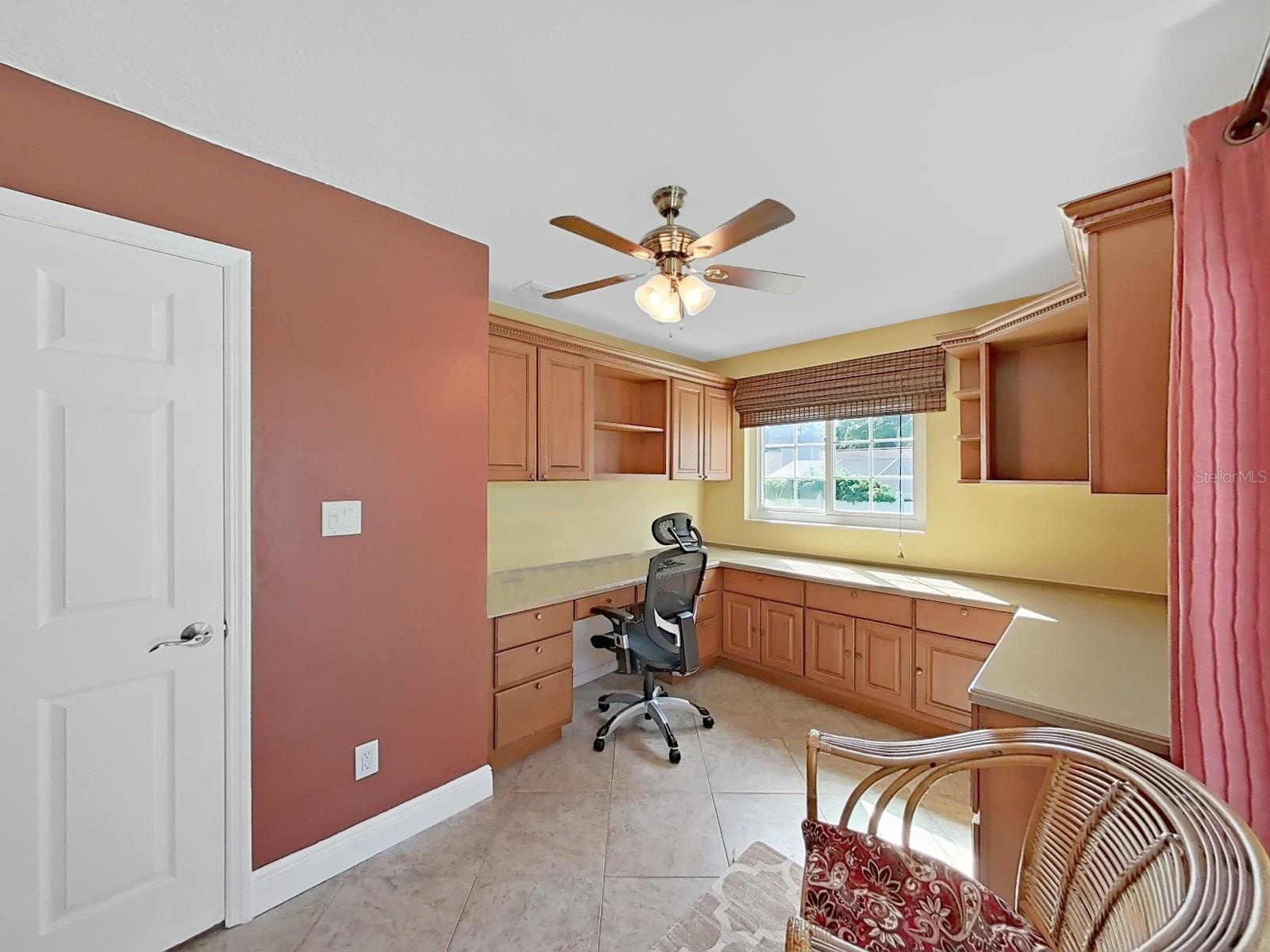 Home Office w/Pool access