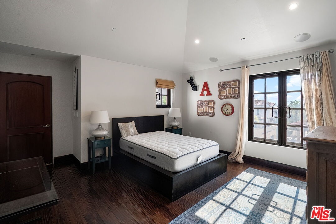 Secondary bedroom with high ce