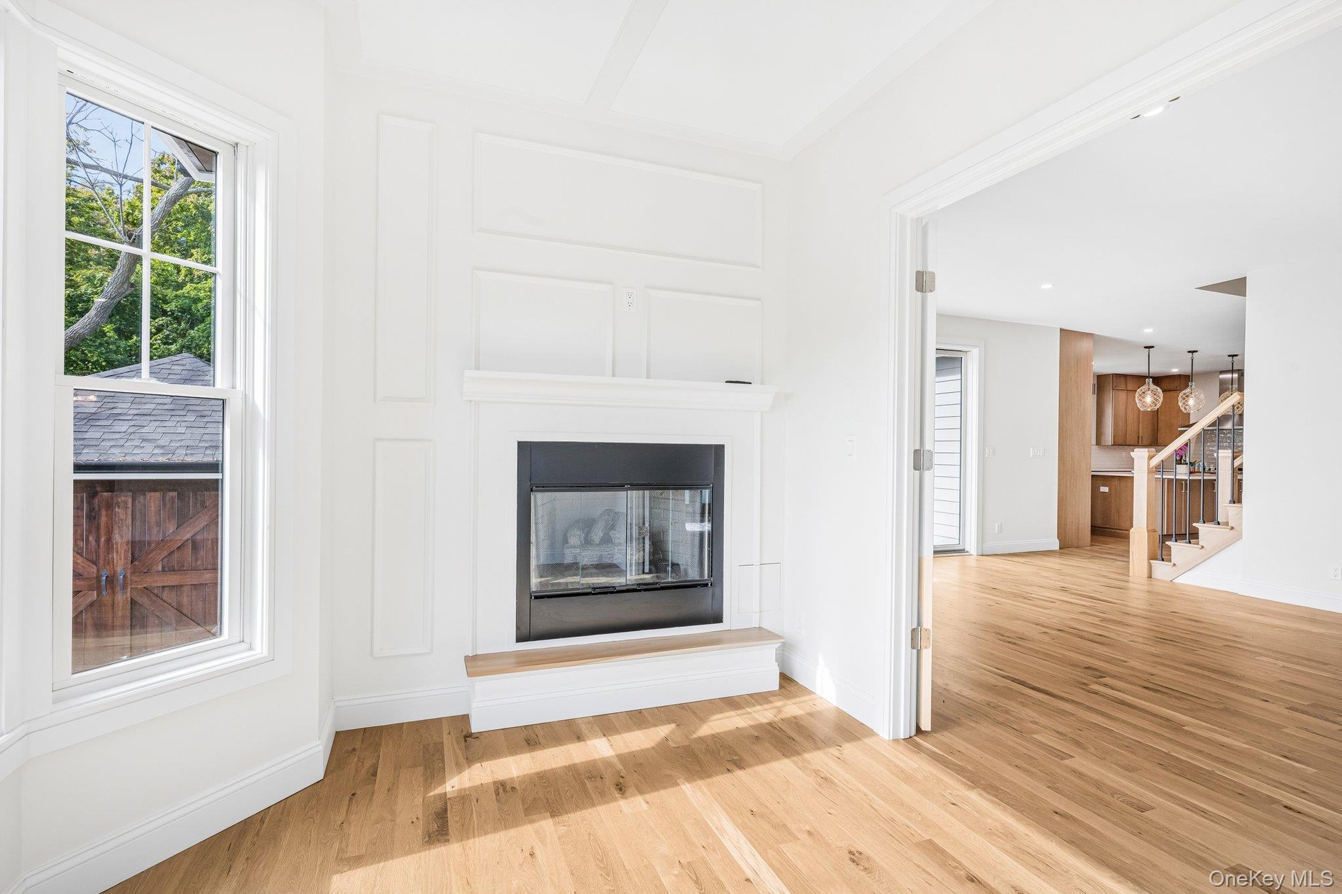 A stylish gas fireplace sets the evening mood. December brings the Chamber's tree and menorah lightings in Bayport; March brings the Bayport-Blue Poin