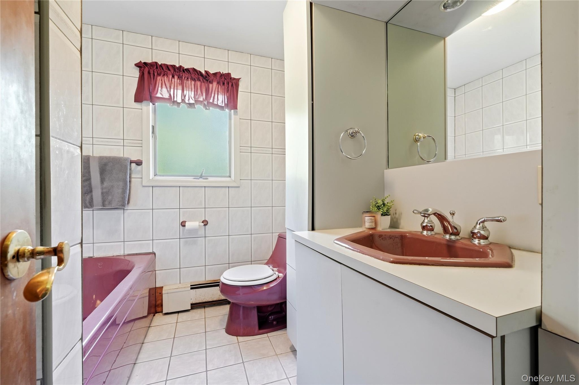 2nd Floor Bathroom