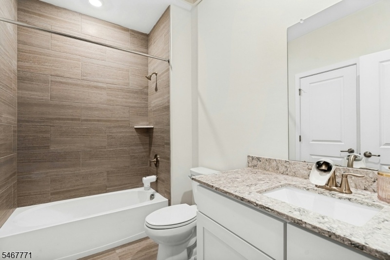 2nd Floor Bath
