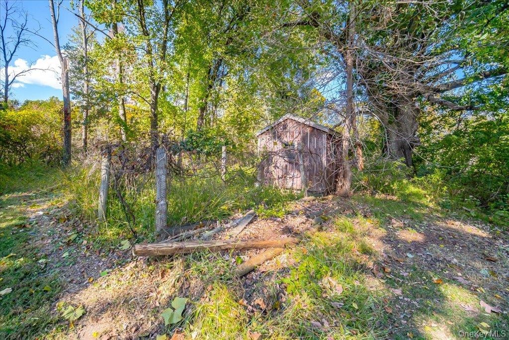 Bring this chicken-coop back to life!