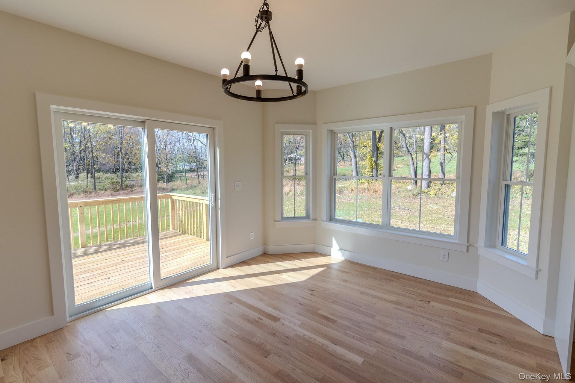 Carson Dining Area