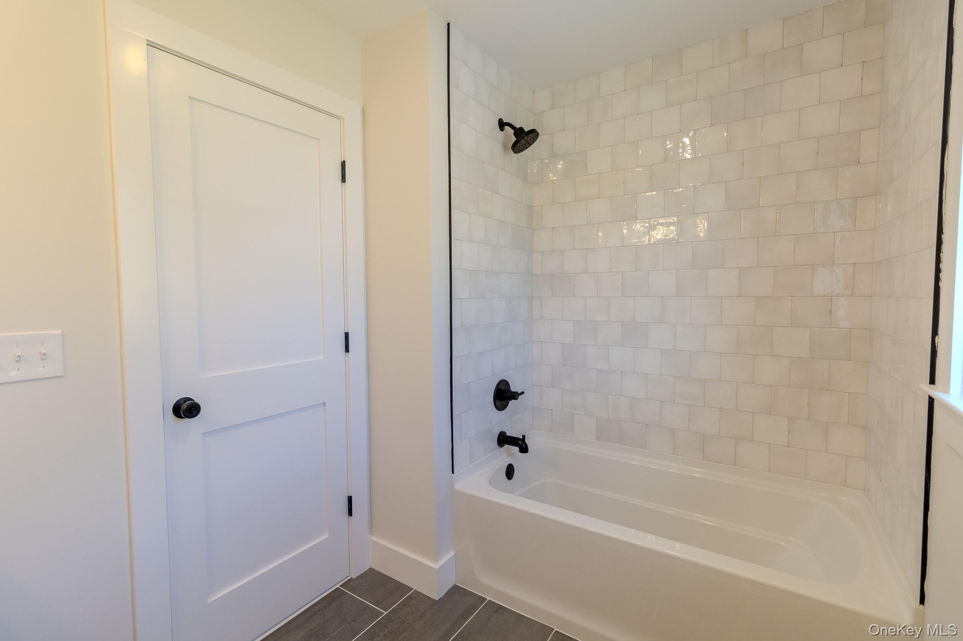 Carson Second Floor Full Bath Alternate View
