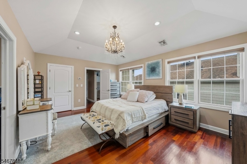 Master Bedroom2
