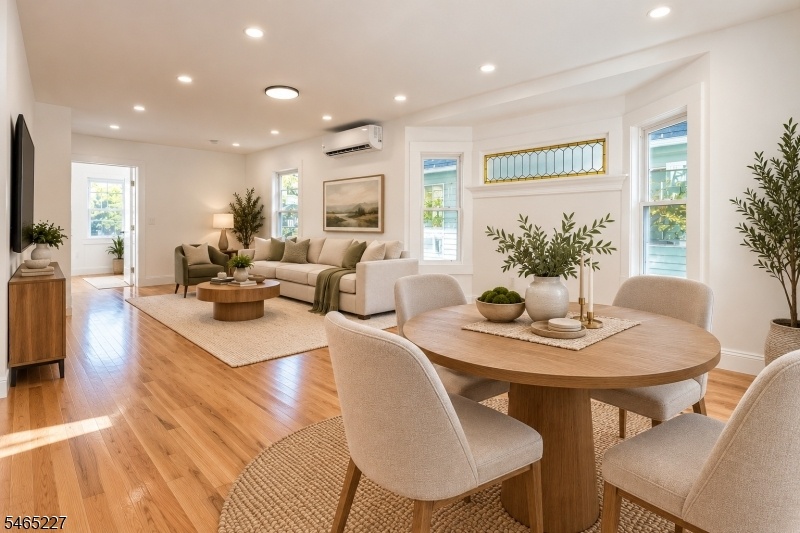 Virtually Staged Living Dining