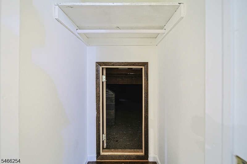 Crawl space