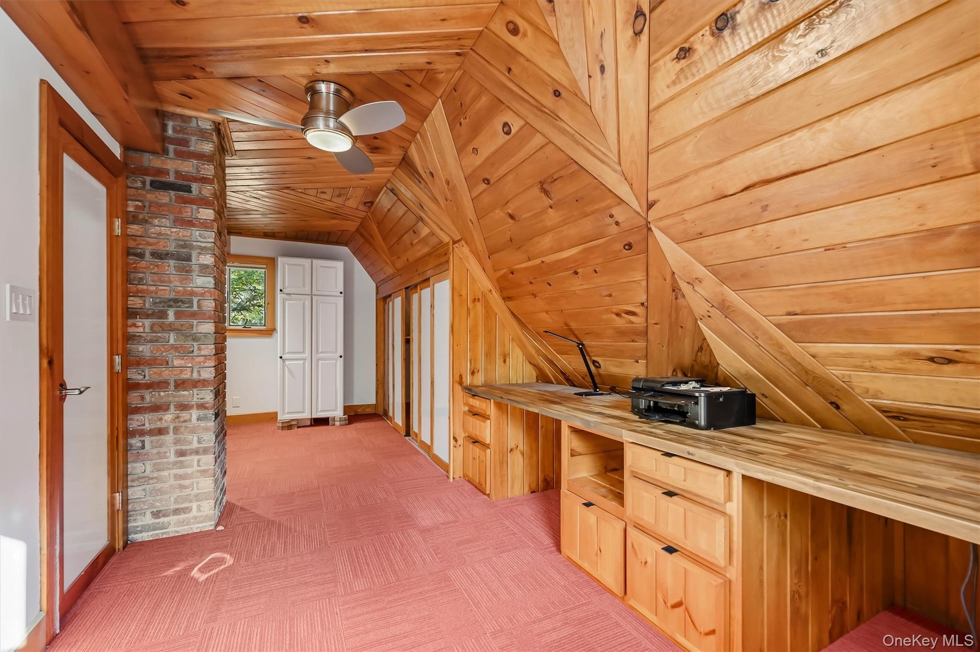 2nd Floor Bedroom With Office Space