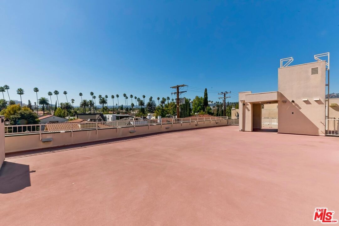 Community Rooftop Patio with V