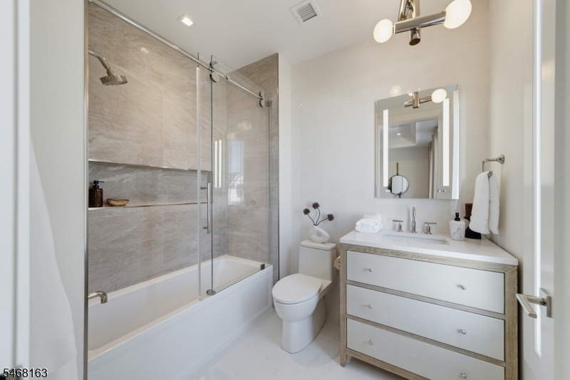 2nd BR Bath