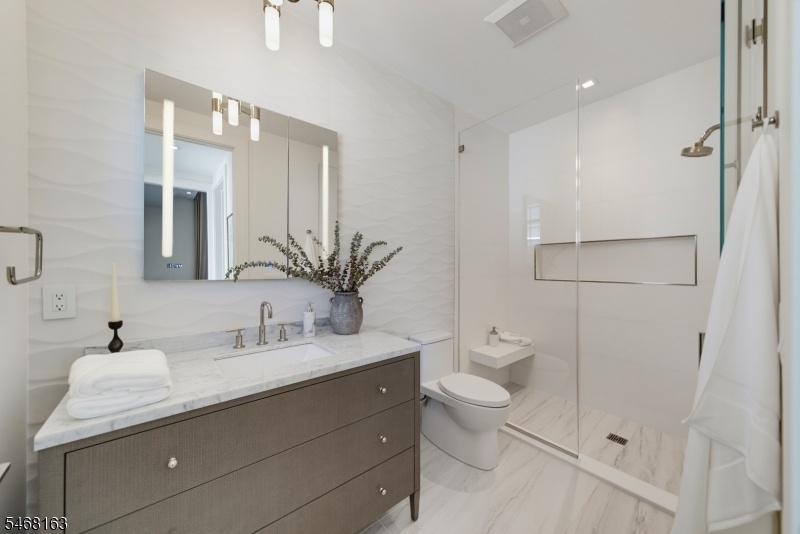 3rd BR Bath