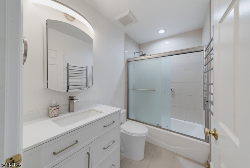 2nd Floor Full Bath
