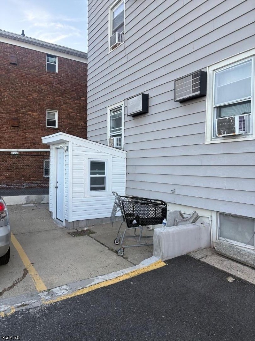 Private Enteance to Basement