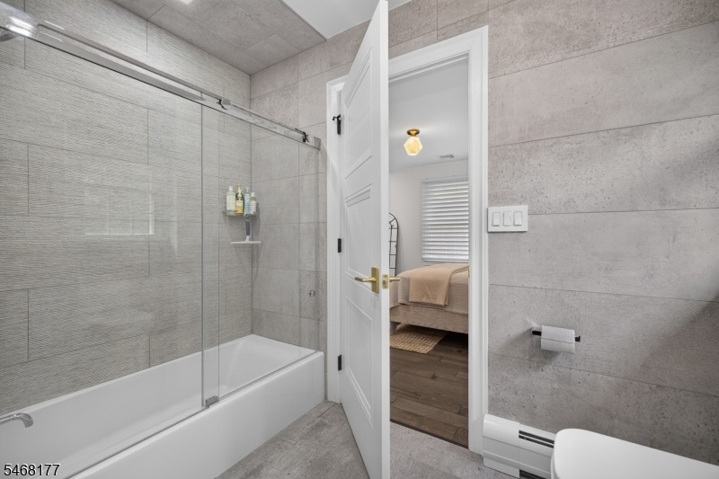 2nd Bedroom Bath