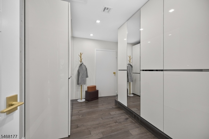 Walk-in-Closet