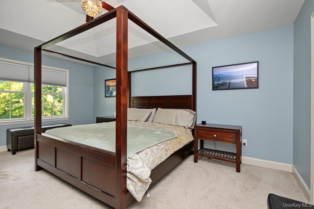 Tray ceiling with a decorative light fixture