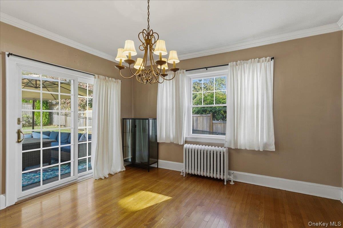 Bright and spacious room