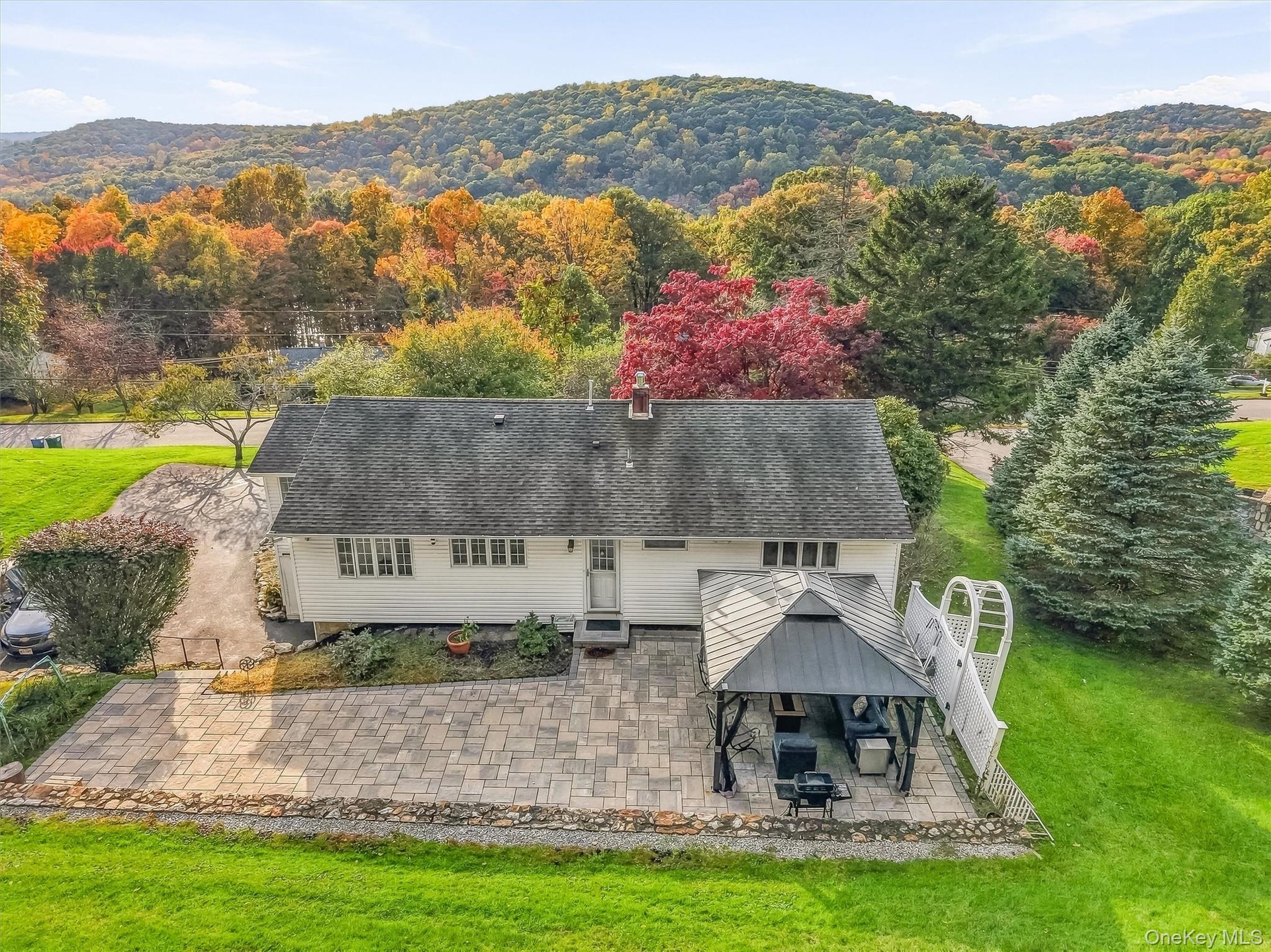 Enjoy a quiet lifestyle in a GREAT commuter location! Close to all.
