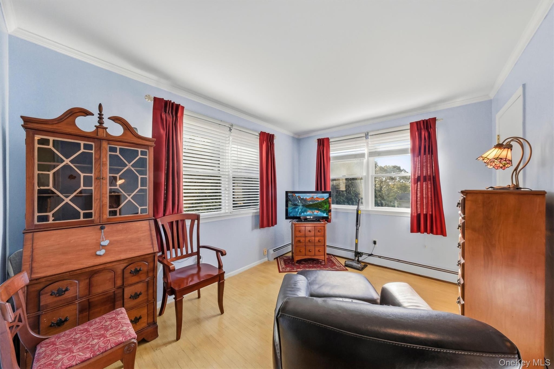 bedroom being used a office/Den