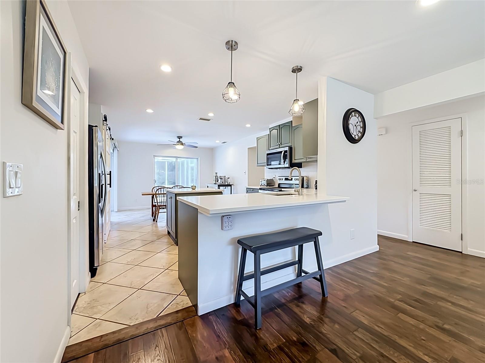 Breakfast Bar - Kitchen