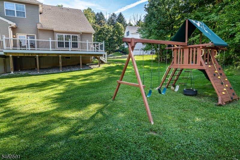 Spacious Yard