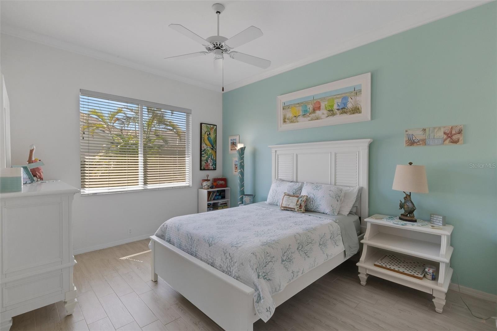 Secondary bedroom
