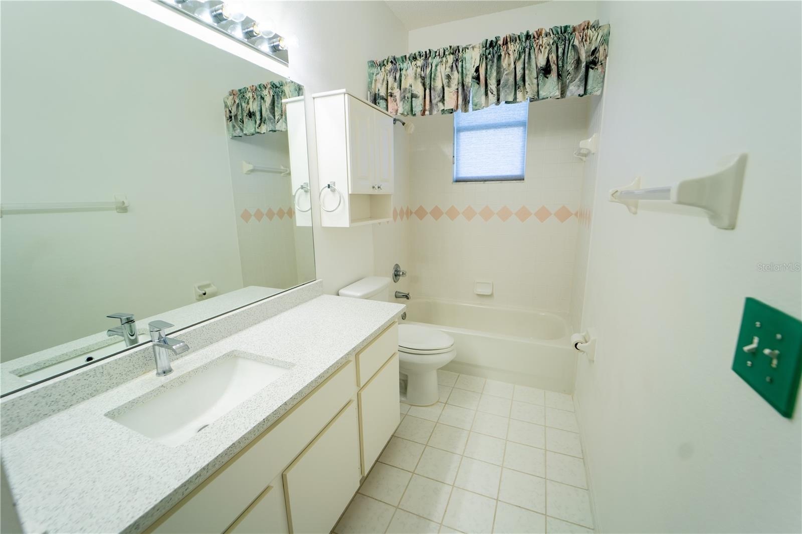 BATHROOM 2