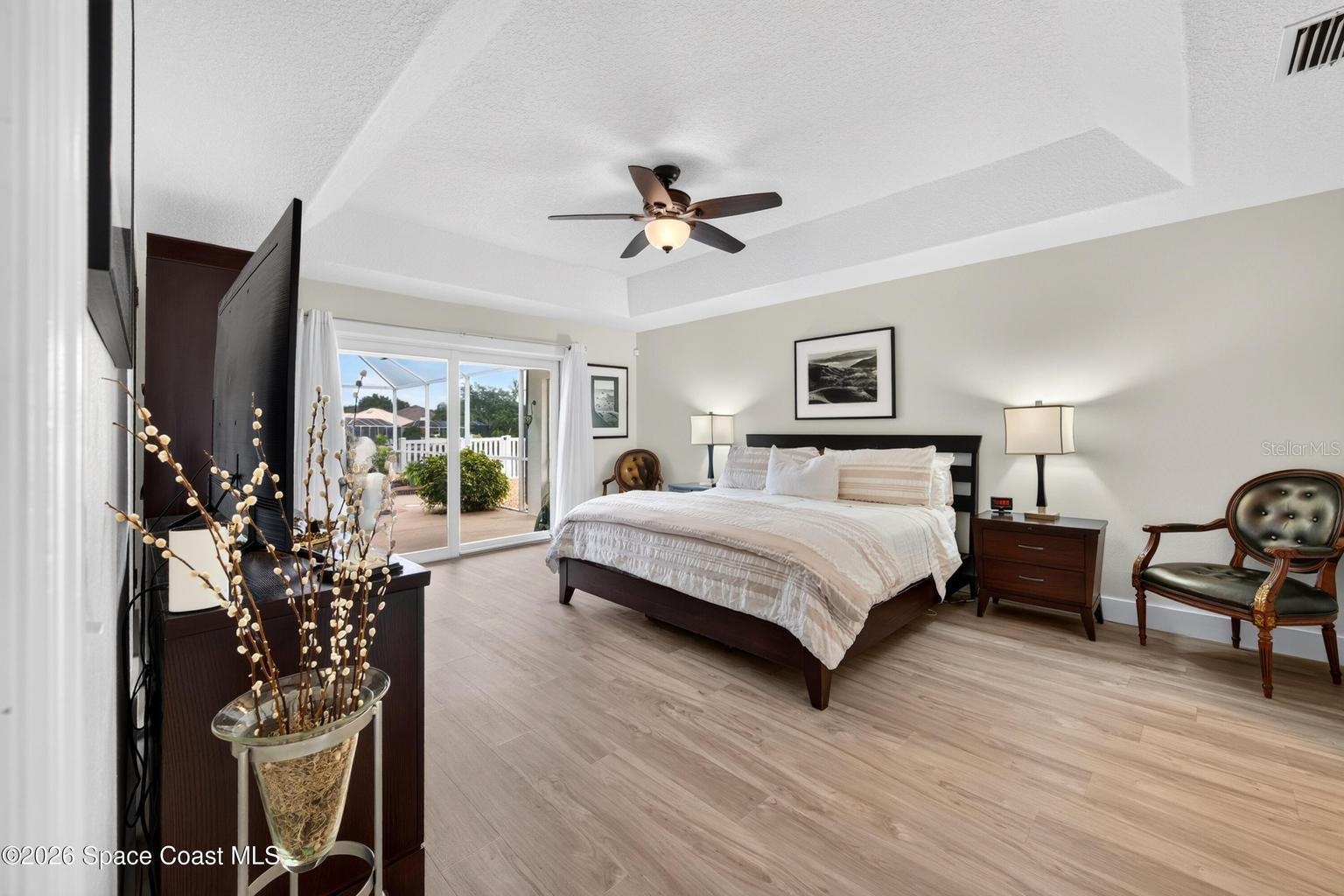 Primary suite with tray ceiling