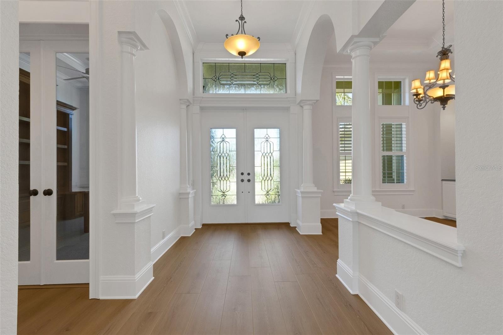 The wide gallery style foyer "WOW's" visitors from the start.