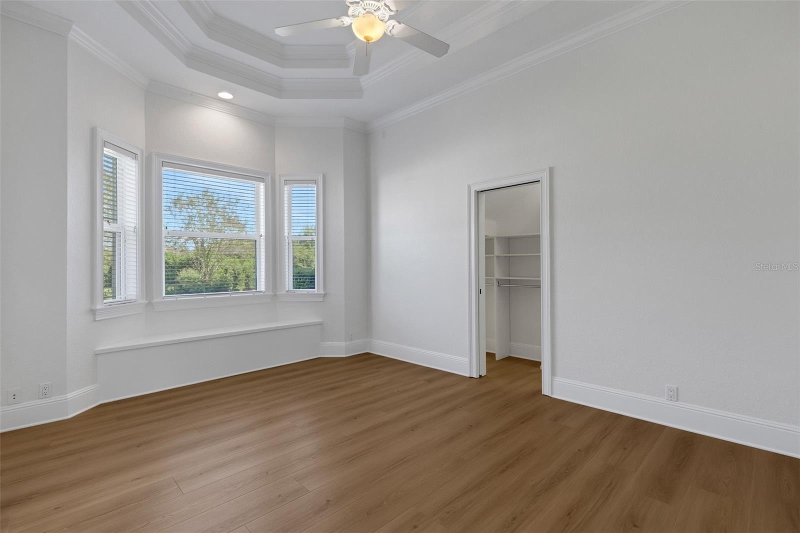 Did you know there are a total of 6 BEDROOMS and 4.5 BATHROOMS in this home!!!