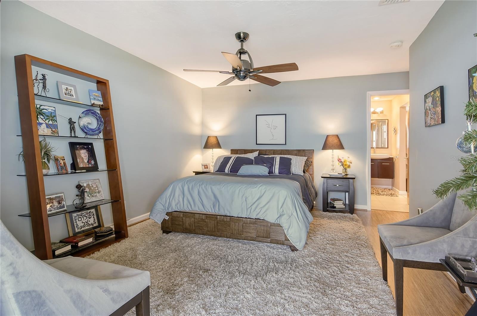 Primary Suite with "En Suite" Bathroom!