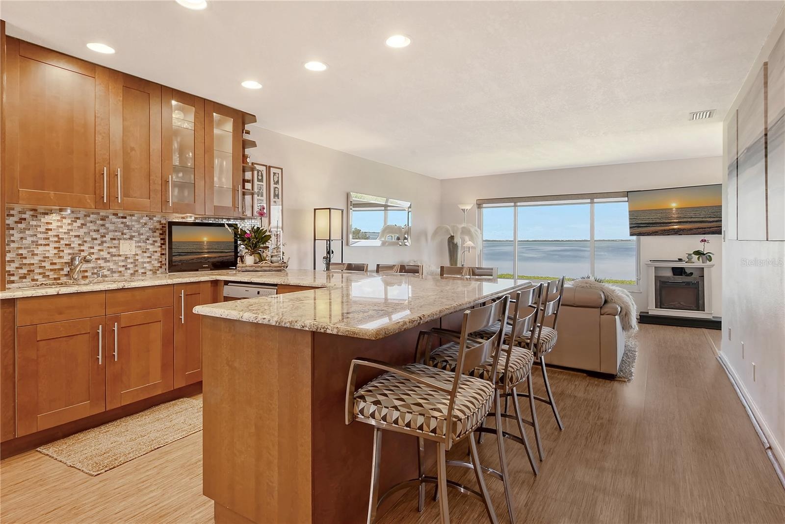 Chef Gourmet Kitchen with Full Bayfront Waterview!