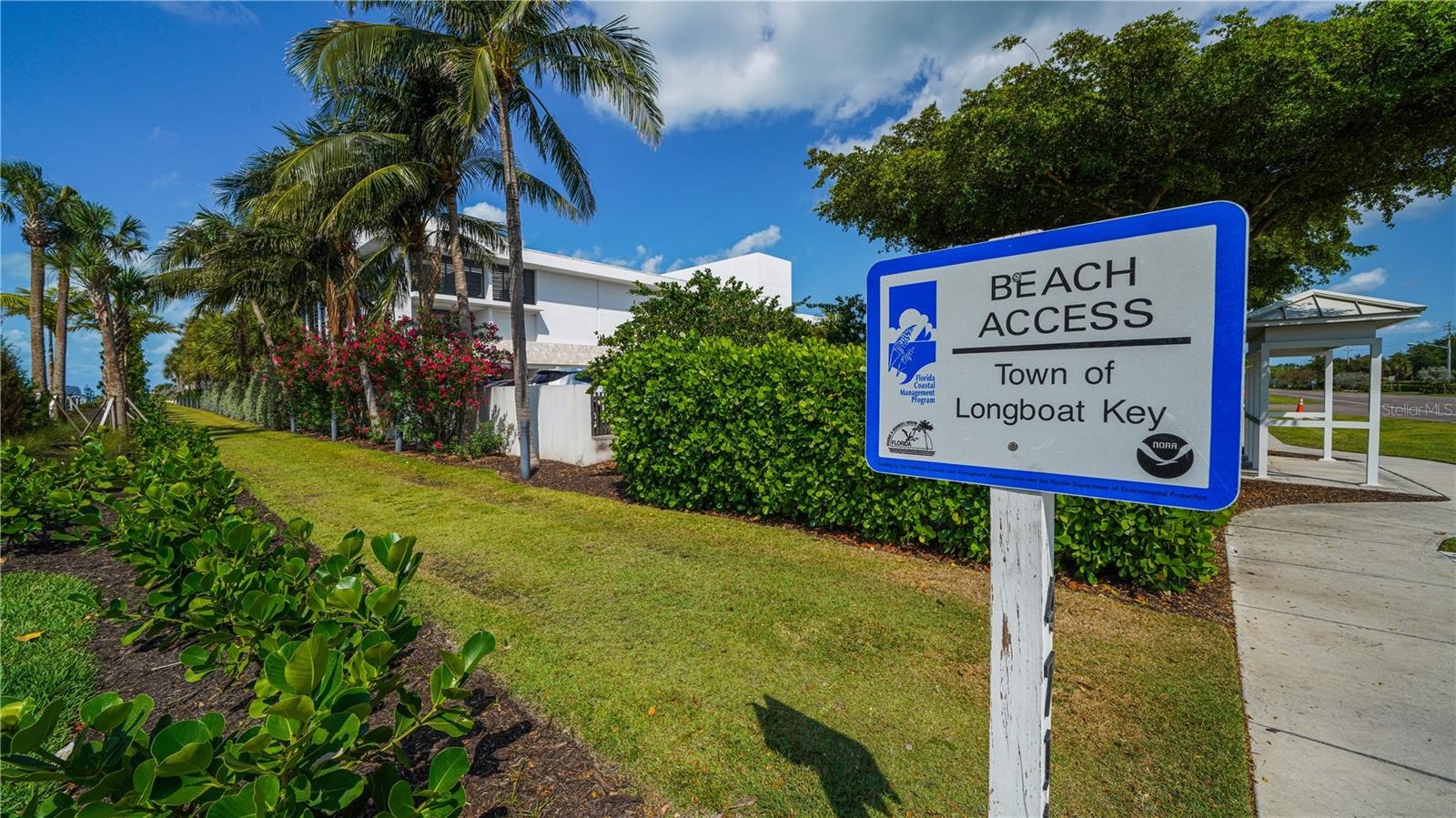 Public Beach Path!