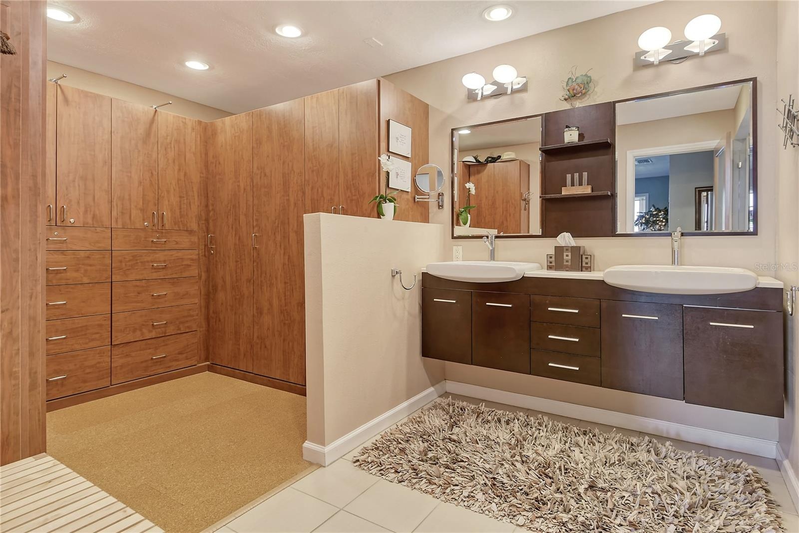 "En Suite" Bathroom!