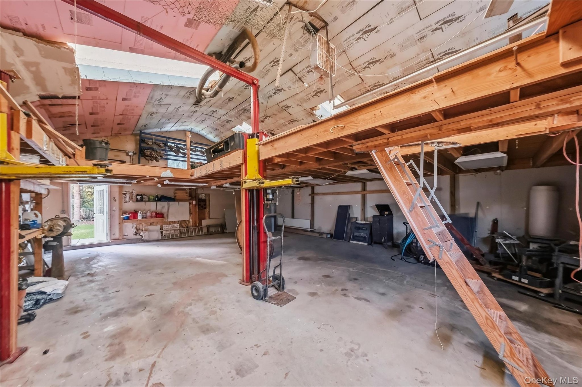 Detached Garage
