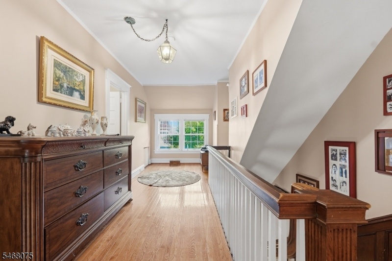 210 Leonia Ave