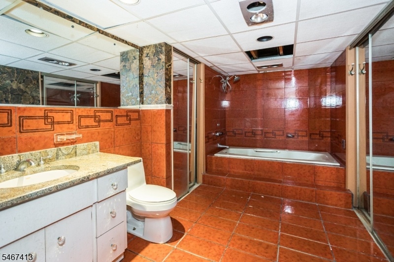 Basement full bathroom