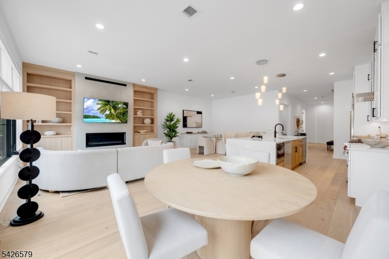 Eat in Kitchen