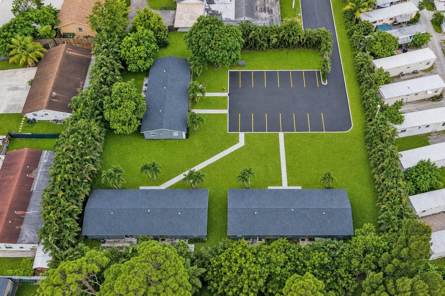 3 duplexes, 6 units total, 3 bedrooms 1 bath